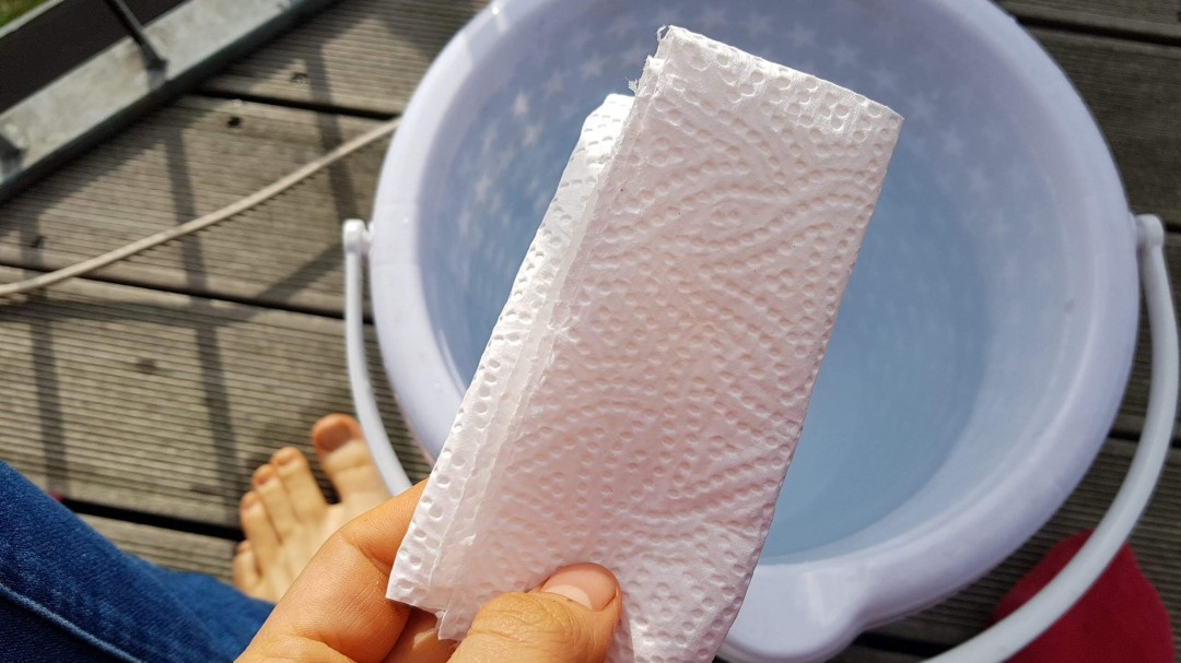 Schritt 1: Trockenes Küchenpapier für den Test der wasserdichten Socken
